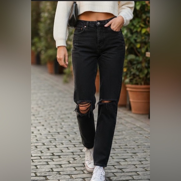 Abercrombie Curve Love 90s Straight Ultra High Rise 29/8 Ripped Black Jeans - Picture 3 of 14